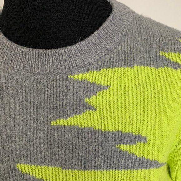 Grey sweater with rad neon green sz M - Picture 4 of 5